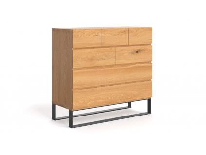 Komoda z dubového masivu se sedmi výsuvnými zásuvkami, černé nohy na bílém pozadí, boční pohled.dubova komoda keen.1